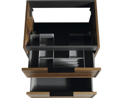Meuble sous lavabo avec deux tiroirs et découpe pour siphon intégrée, veinage du bois et aménagement intérieur sombre.