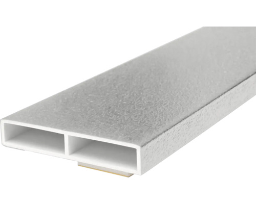 Profilé en plastique avec deux chambres en forme de baguette
