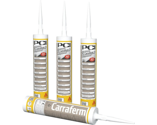 Trois cartouches debout et une couchée de mastic silicone pour pierre naturelle PCI Carraferm, chacune avec 310 millilitres de contenu.