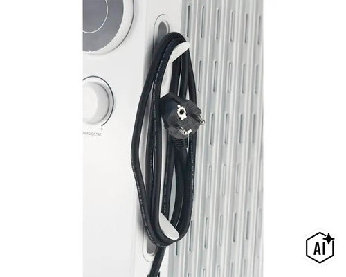 Vue détaillée d'un convecteur électrique avec enrouleur de câble intégré et fiche sur le boîtier. (Image AI modified or generated)
