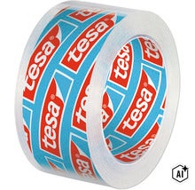 Un rouleau de ruban adhésif double face tesa sur une bobine. (Image AI modified or generated)