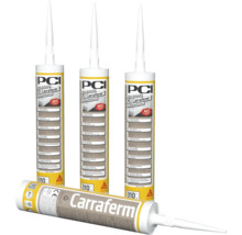 Trois cartouches debout et une couchée de mastic silicone pour pierre naturelle PCI Carraferm contenant chacune 310 millilitres.