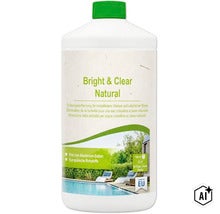 Flacon Bright and Clear Natural pour l élimination des troubles pour une eau de piscine cristalline à base naturelle sans sels d aluminium. (Image AI modified or generated)