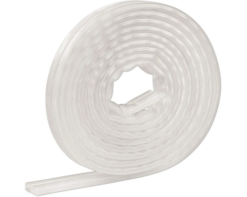 Un rouleau en plastique transparent comme profilé d étanchéité pour douches ou parois de séparation.