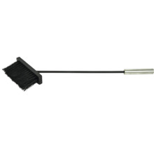 Kaminbesen mit langem Stiel und Metallgriff für die Reinigung von Kaminen und Öfen.