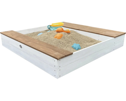 Bac à sable carré en bois avec bord d'assise et jouets de sable rempli de sable pour le jardin.