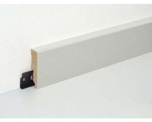 Plinthe avec clip de fixation sur mur et sol