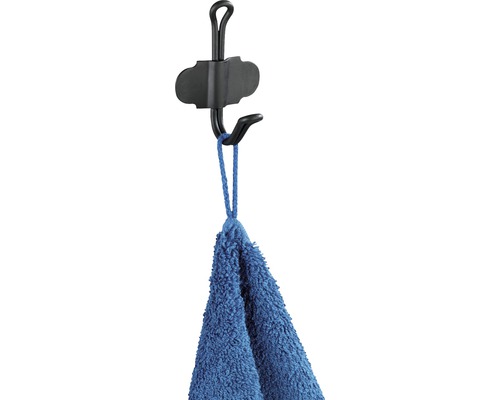 Schwarzer Handtuchhaken mit blauem Handtuch