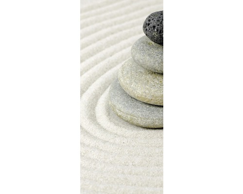 Zen-Garten mit Sand und Steinen