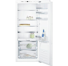 Réfrigérateur Bosch ouvert avec des aliments
