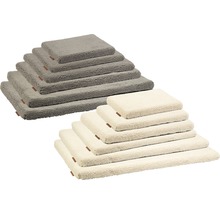 Plusieurs coussins pour chiens en peluche teddy de différentes tailles