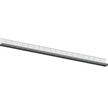 Lange Fussgängerbrücke mit Geländer