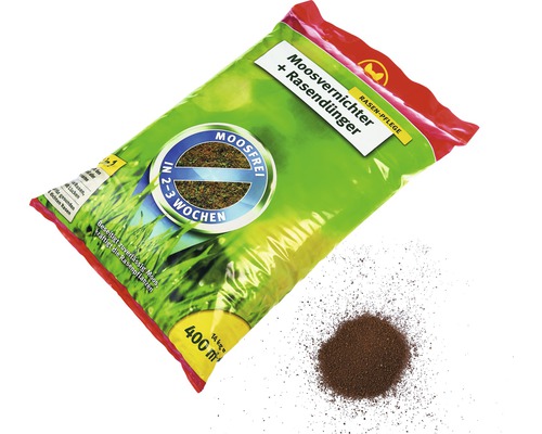 Moosvernichter und Rasendünger im Sack zur Rasenpflege