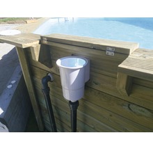 Portion de piscine avec écumoire et revêtement en bois