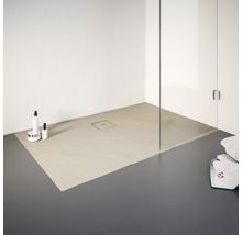 Salle de bains avec douche plain-pied et caniveau de douche