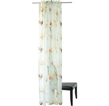 Rideau à motif floral sur une tringle