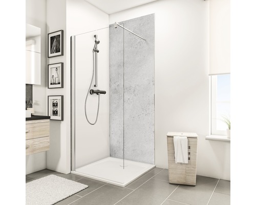Douche à l''italienne avec pommeau de douche et receveur dans la salle de bain