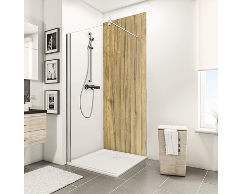 Badezimmer mit Dusche, Duscharmatur, Duschwanne und Holzelement