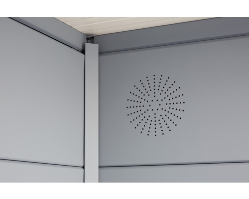 Vue détaillée d''un coffre de jardin gris avec trous d''aération