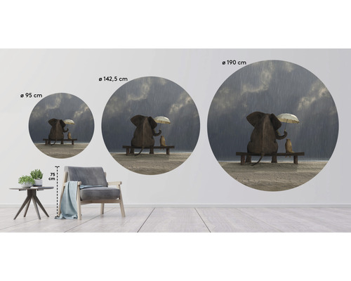 Trois peintures murales rondes représentant un éléphant et une marmotte sous la pluie, dimensions 95 cm, 142,5 cm et 190 cm.