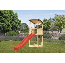 Spielturm mit Rutsche aus Holz im Garten