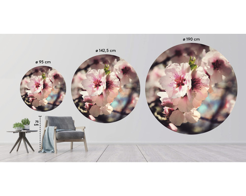 Dekoratives Wandbild mit Blütenmotiven in verschiedenen Größen als Wohnraumgestaltung