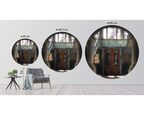 Illustration von drei runden Wandbildern in verschiedenen Größen mit dem Motiv eines Treppenhauses