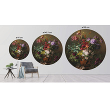 Sticker mural décoratif avec une nature morte florale représentée en trois tailles différentes.
