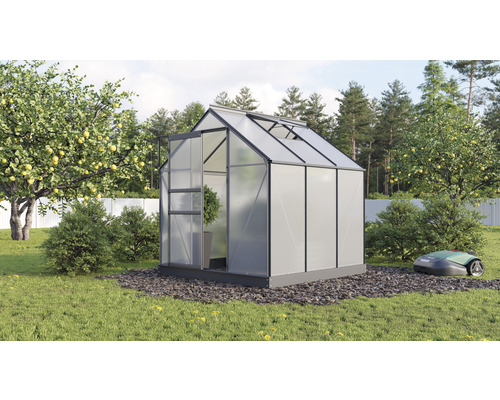 Gewächshaus Vitavia Planet 3800 Hohlkammerplatten 6 mm 195 x 195 cm schwarz Gewächshaus im Garten mit geöffneter Tür und Rasenmähroboter