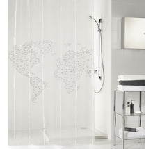 Rideau de douche avec motif carte du monde dans une salle de bain lumineuse.