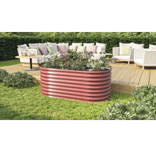 Hochbeet aus Metall mit Bepflanzung im Garten