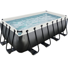 Piscine tubulaire rectangulaire remplie d''eau
