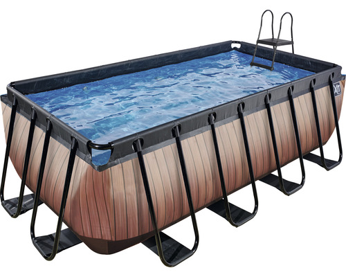 Rechteckiger Swimmingpool mit Holzoptik und Leiter