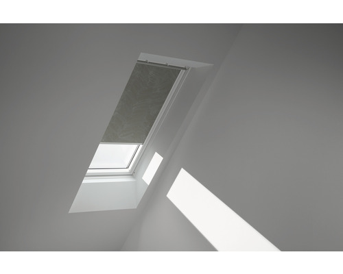 Store occultant VELUX olive à points à commande manuelle cadre blanc DKL C02 4575SWL