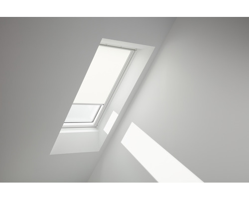 Store tamisant VELUX blanc uni à commande manuelle cadre blanc RFL F06 1028SWL