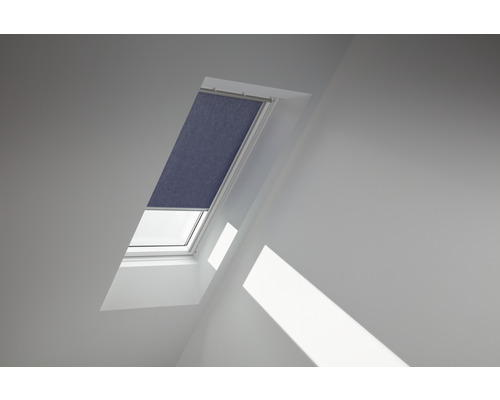 Store tamisant VELUX bleu foncé uni à commande manuelle cadre blanc RFL MK12 9050SWL