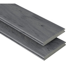 Deux lames de terrasse en composite bois-plastique gris avec structure en bois et surface rainurée