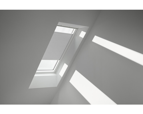 Store plissé alvéolaire Velux blanc uni à commande manuelle FHC C02 1045SWL-0