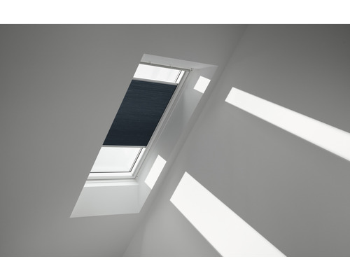 Store plissé alvéolaire Velux gris ardoise uni à commande manuelle FHC Y97 1164S