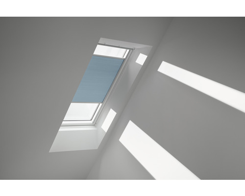 Store plissé alvéolaire Velux bleu glacier uni à commande manuelle FHC SK06 1169SWL