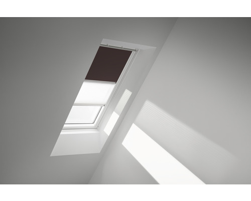 Kit éco Velux store occultant marron clair uni et store plissé blanc à commande manuelle cadre blanc DFD C06 4559SWL