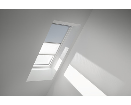 Kit éco Velux store occultant bleu ciel uni et store plissé blanc à commande manuelle cadre blanc DFD M06 4576SWL