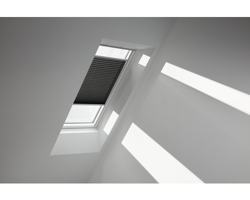 Store plissé Velux gris graphite uni à commande manuelle FHL SK06 1274SWL