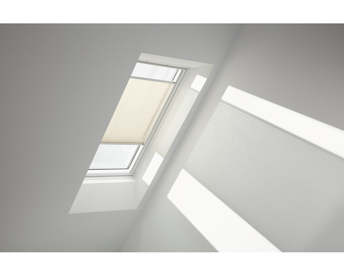 Store plissé Velux champagne uni à commande manuelle FHL FK08 1283SWL