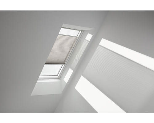 Store plissé Velux gris argent uni à commande manuelle FHL SK10 1284SWL