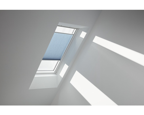 Store plissé Velux denim uni à commande manuelle FHL C02 1286SWL