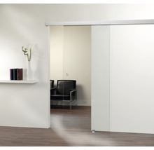 Vue d''une pièce avec porte coulissante en verre et étagère latérale