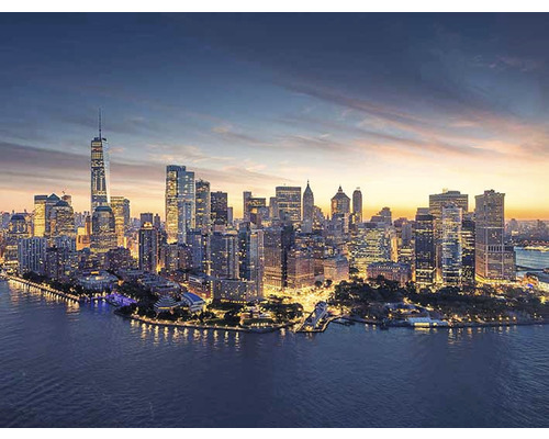 Panorama de New York avec des gratte-ciel et une étendue d''eau