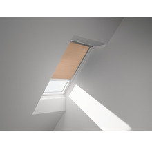 Dachfenster mit Faltrollo zur Verdunkelung