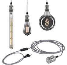 Verschiedene Lampen mit Kabel, Schalter und Stecker